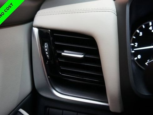 Used 2022 Nissan Rogue SV w/ SV Premium Package image 25