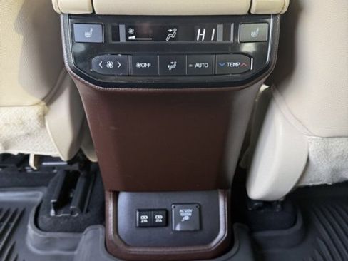 Certified 2021 Toyota Highlander Platinum image 39