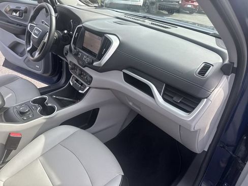 Used 2022 GMC Terrain SLT w/ Infotainment Package II AWD/4WD image 30