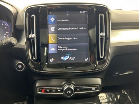 Used 2020 Volvo XC40 T5 Momentum w/ Protection Package Premier image 22