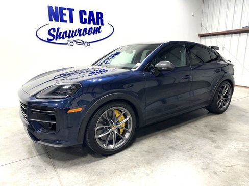 Used 2024 Porsche Cayenne Turbo GT image 7