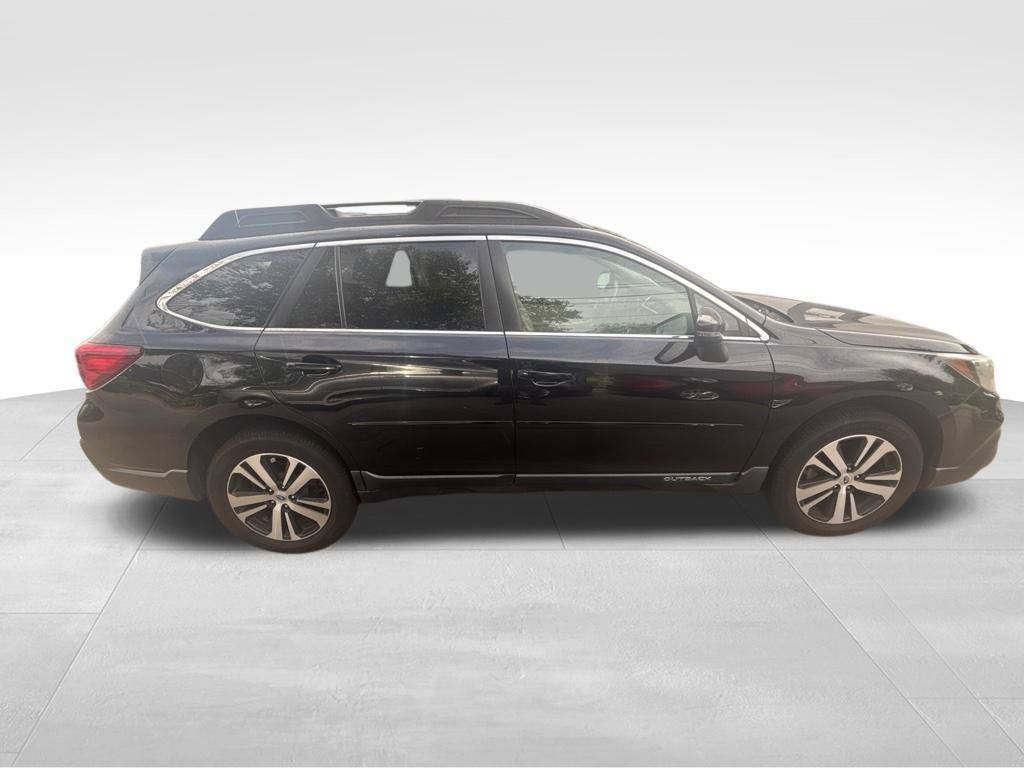 Used 2018 Subaru Outback 2.5i Limited AWD/4WD image 9