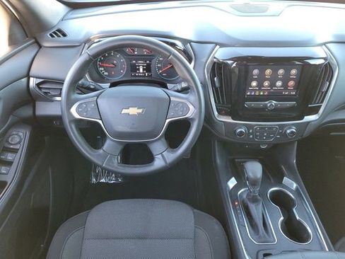Used 2023 Chevrolet Traverse LT image 10