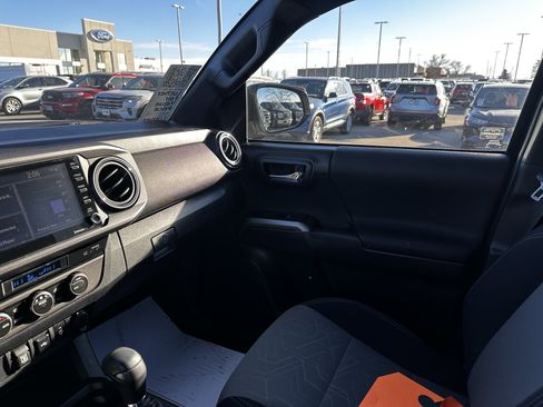 Used 2023 Toyota Tacoma TRD Off-Road image 11