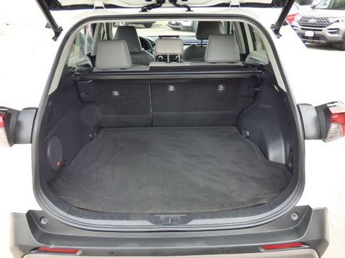 Used 2020 Toyota RAV4 Limited FWD image 12