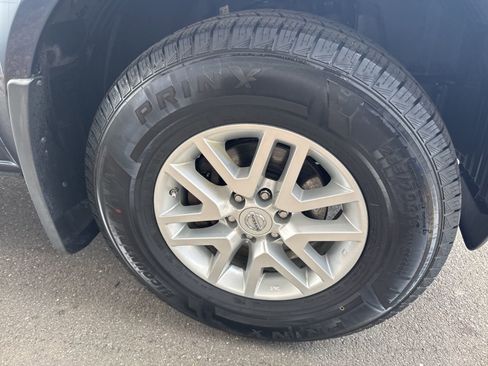 Used 2019 Nissan Frontier SV image 12