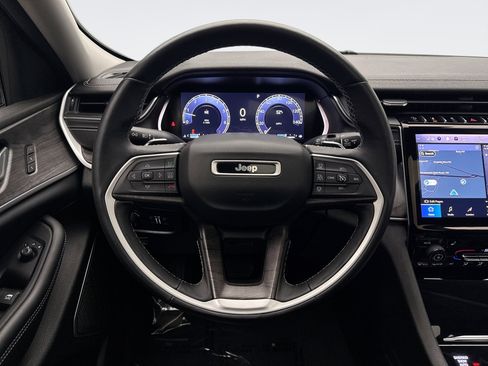 Used 2022 Jeep Grand Cherokee L Limited image 12