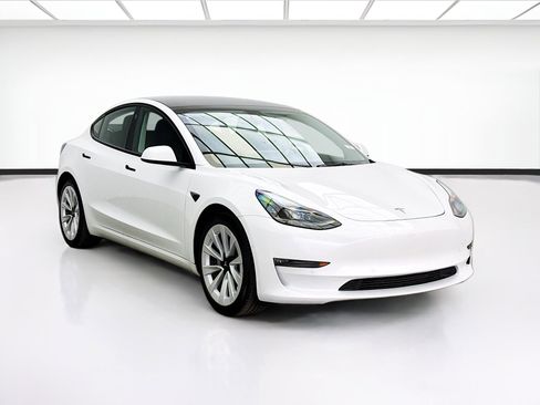 Used 2022 Tesla Model 3 Long Range AWD/4WD image 3