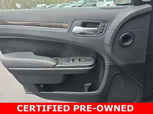 Certified 2019 Chrysler 300 Limited image 27
