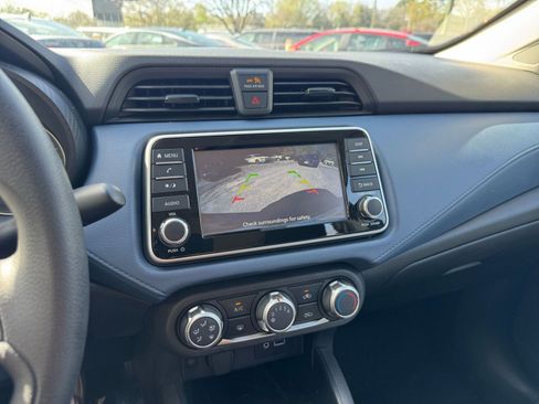 Used 2025 Nissan Versa SV image 17