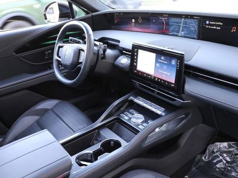 Used 2024 Lincoln Nautilus Reserve w/ Equipment Group 202A image 11