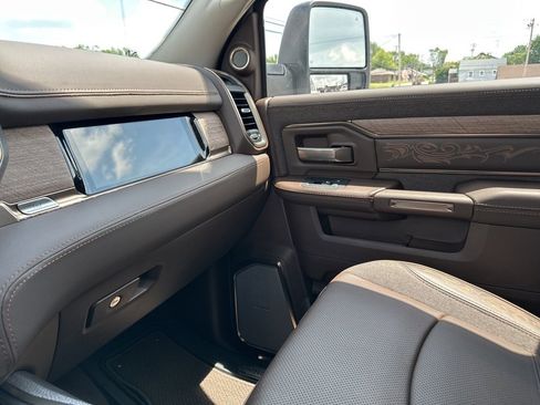 New 2025 RAM 2500 Limited image 44
