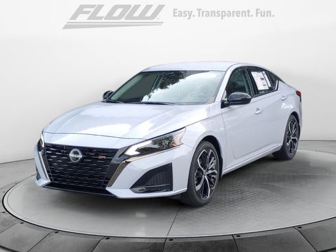 New 2025 Nissan Altima 2.5 SR image 3