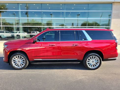 Used 2023 Cadillac Escalade ESV Premium Luxury w/ LPO, Floor Liner Package AWD/4WD image 7