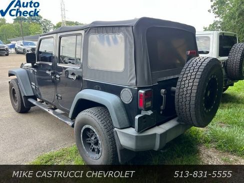 Used 2016 Jeep Wrangler Unlimited Sport w/ Connectivity Group AWD/4WD image 4