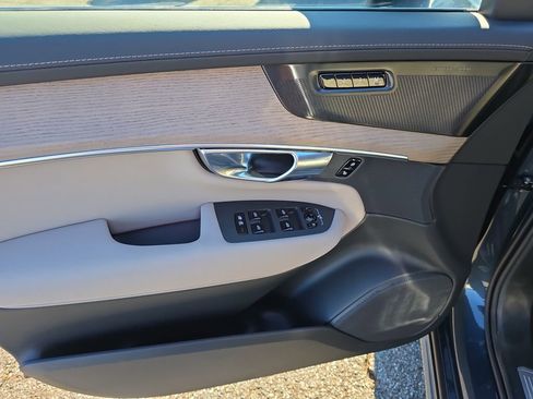 New 2026 Volvo XC90 B6 Plus w/ Protection Package Premier image 11