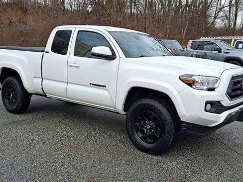 Used 2022 Toyota Tacoma SR5 image 2
