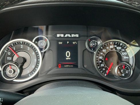 Used 2025 RAM 1500 Big Horn AWD/4WD image 13