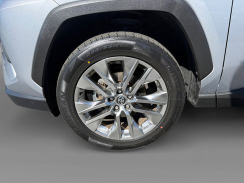 Used 2022 Toyota RAV4 Limited image 9