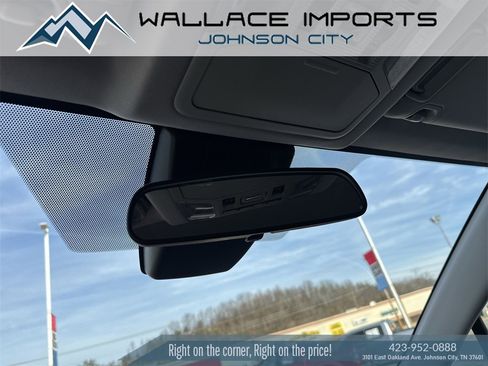 Used 2021 Toyota RAV4 XLE w/ Convenience Package image 18