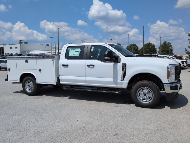 New 2026 Ford F250 XL w/ XL Chrome Package AWD/4WD image 2