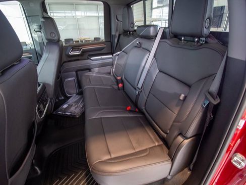 Used 2024 GMC Sierra 3500 Denali image 14