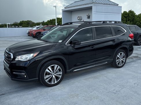 Used 2022 Subaru Ascent Limited w/ Technology Package AWD/4WD image 2