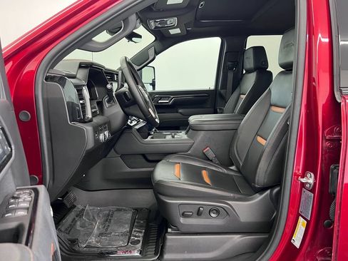 Used 2025 GMC Sierra 3500 AT4 w/ AT4 Premium Plus Package AWD/4WD image 5