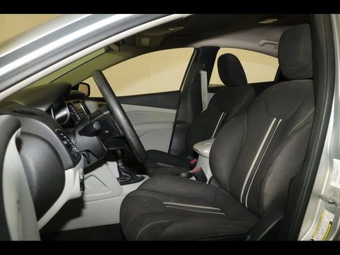 Used 2013 Dodge Dart SXT image 9