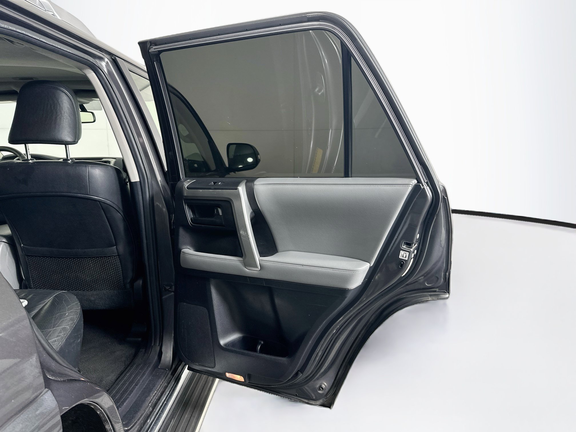 Used 2013 Toyota 4Runner SR5 w/ Premium Pkg RWD image 30