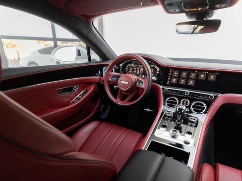 Used 2021 Bentley Continental GT V8 image 2