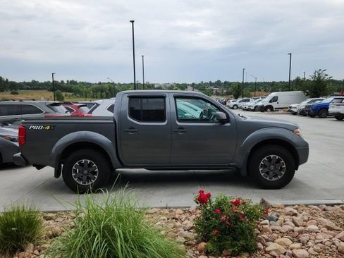 Used 2016 Nissan Frontier PRO-4X AWD/4WD image 2