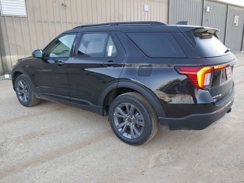 New 2026 Ford Explorer Active w/ Active Comfort Package AWD/4WD image 8