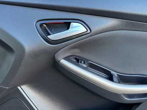 Used 2012 Ford Focus SEL image 18