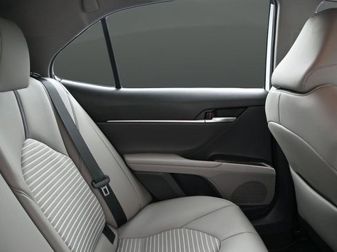 Used 2023 Toyota Camry SE FWD image 23