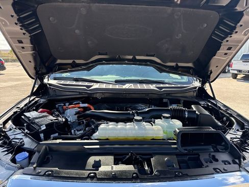 Used 2025 Ford F150 Lariat w/ Equipment Group 501A Mid image 30