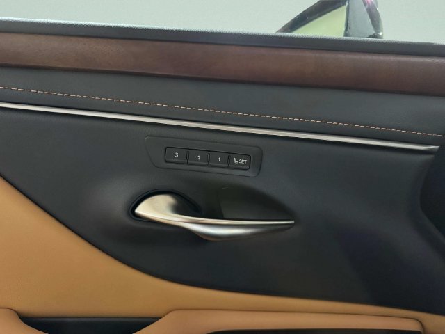 Certified 2025 Lexus ES 350 w/ Premium Package FWD image 18