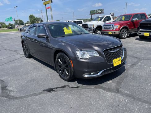 Used 2015 Chrysler 300 Limited AWD/4WD image 2