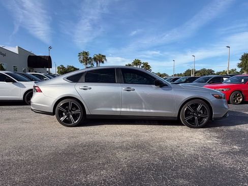 Used 2024 Honda Accord Sport image 4