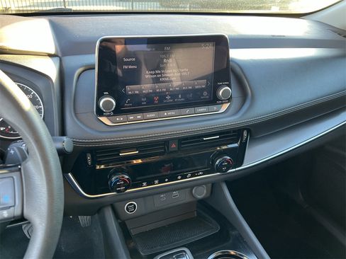 Certified 2023 Nissan Rogue SV image 9