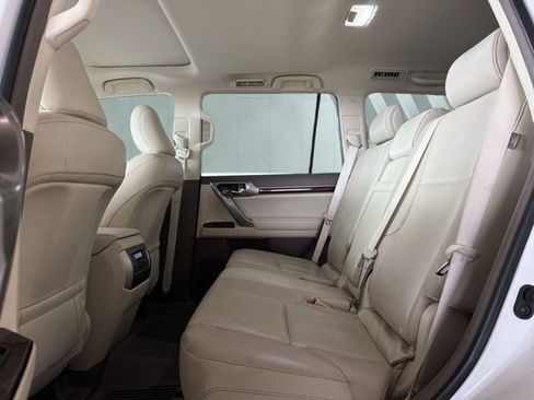 Used 2019 Lexus GX 460 Premium w/ Premium Package AWD/4WD image 11