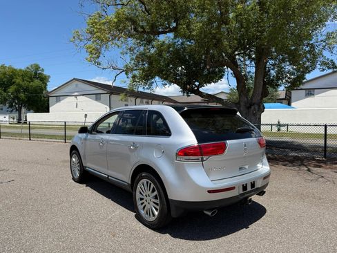 Used 2013 Lincoln MKX AWD image 7