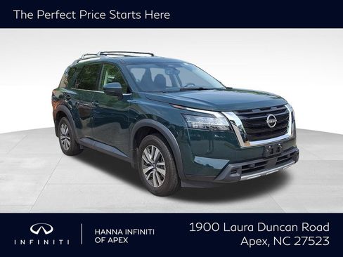 Used 2024 Nissan Pathfinder SL AWD/4WD image 1