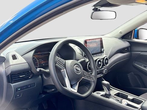 Used 2025 Nissan Sentra SV FWD image 9