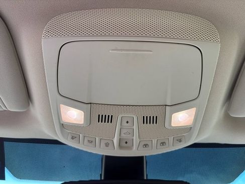 Used 2018 Ford Edge Titanium w/ Equipment Group 302A AWD/4WD image 22