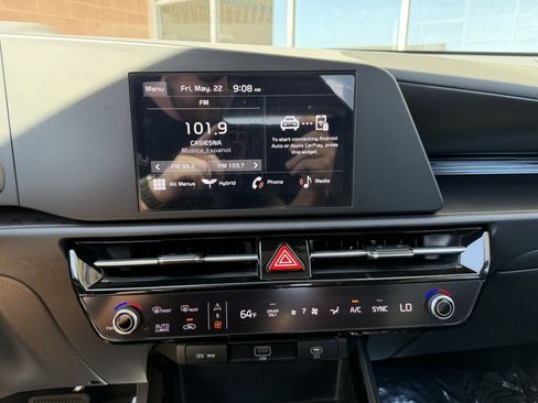 Used 2024 Kia Niro LX FWD image 22