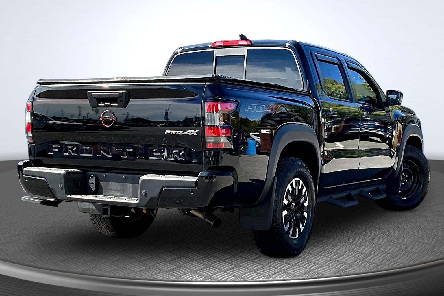Used 2022 Nissan Frontier PRO-4X AWD/4WD image 5