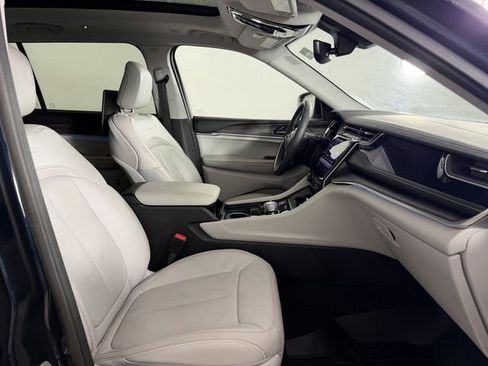 Used 2023 Jeep Grand Cherokee L Overland w/ Rear Seat Video Group I image 18