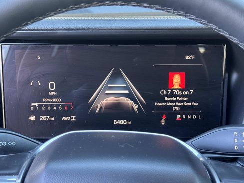 Used 2025 GMC Terrain Elevation image 18