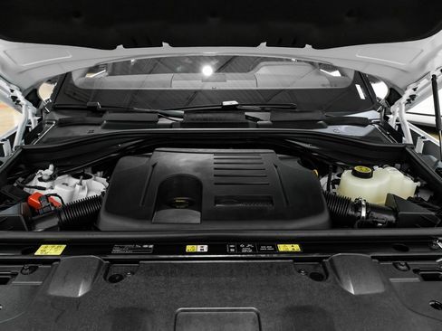 Used 2025 Land Rover Range Rover Long Wheelbase SE image 49